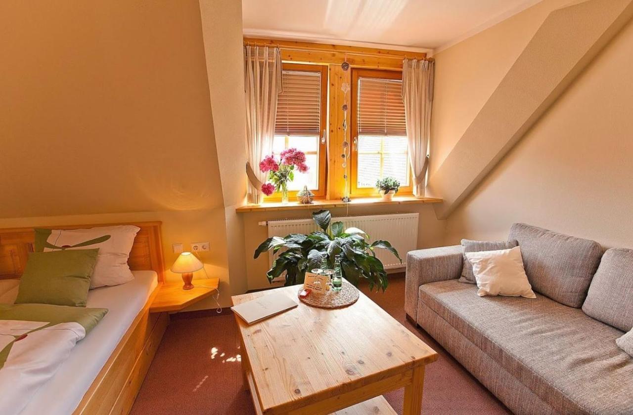 Naturhotel Etzdorfer Hof Schoenburg 외부 사진
